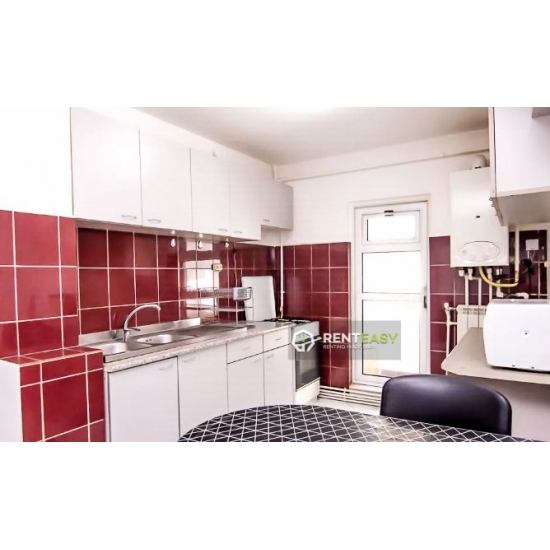 Apartament decomandat cu 3 camere de inchiriat in Centru - zona Targu Cucu